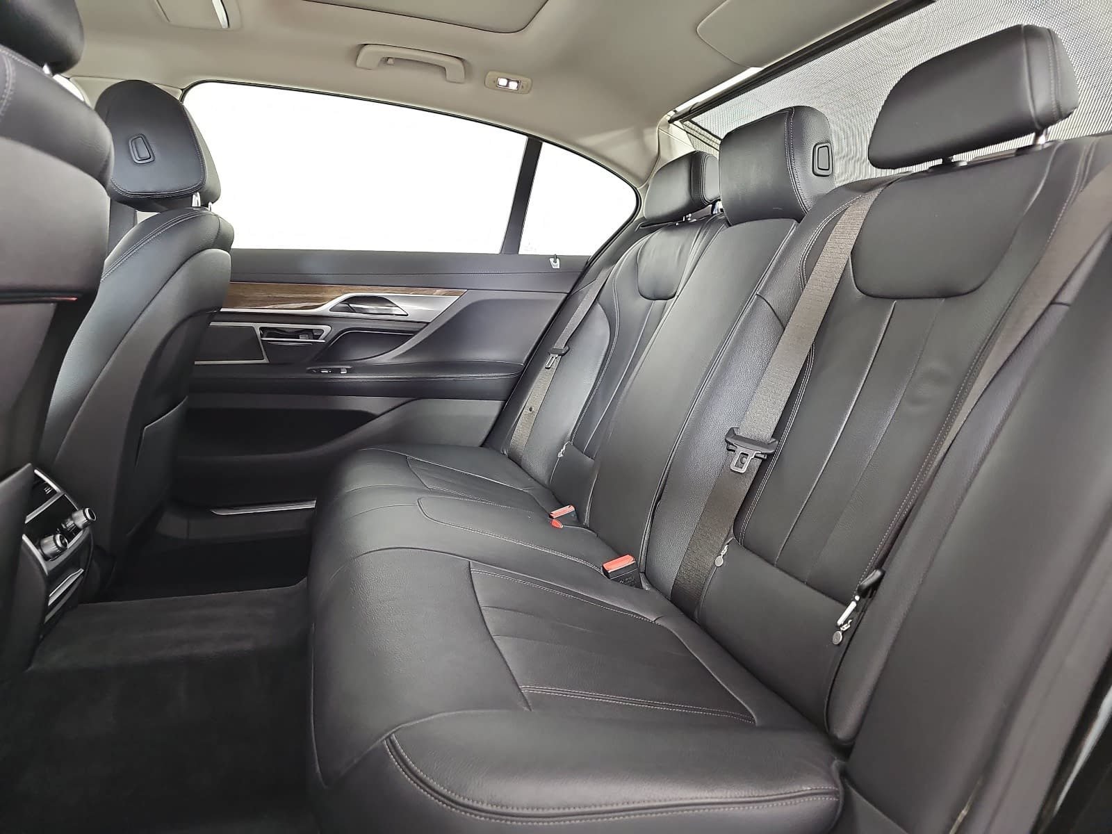 Used 2018 BMW 740i w/ Driver Assistance Package RWD image 14