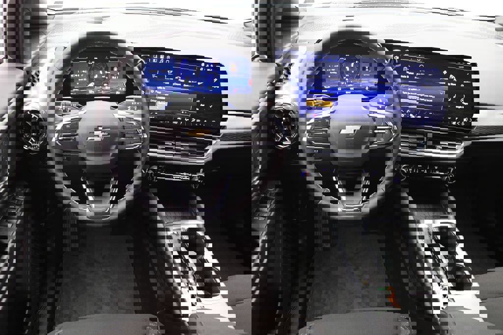 Used 2026 Chevrolet Equinox EV LT w/ Comfort Package image 13