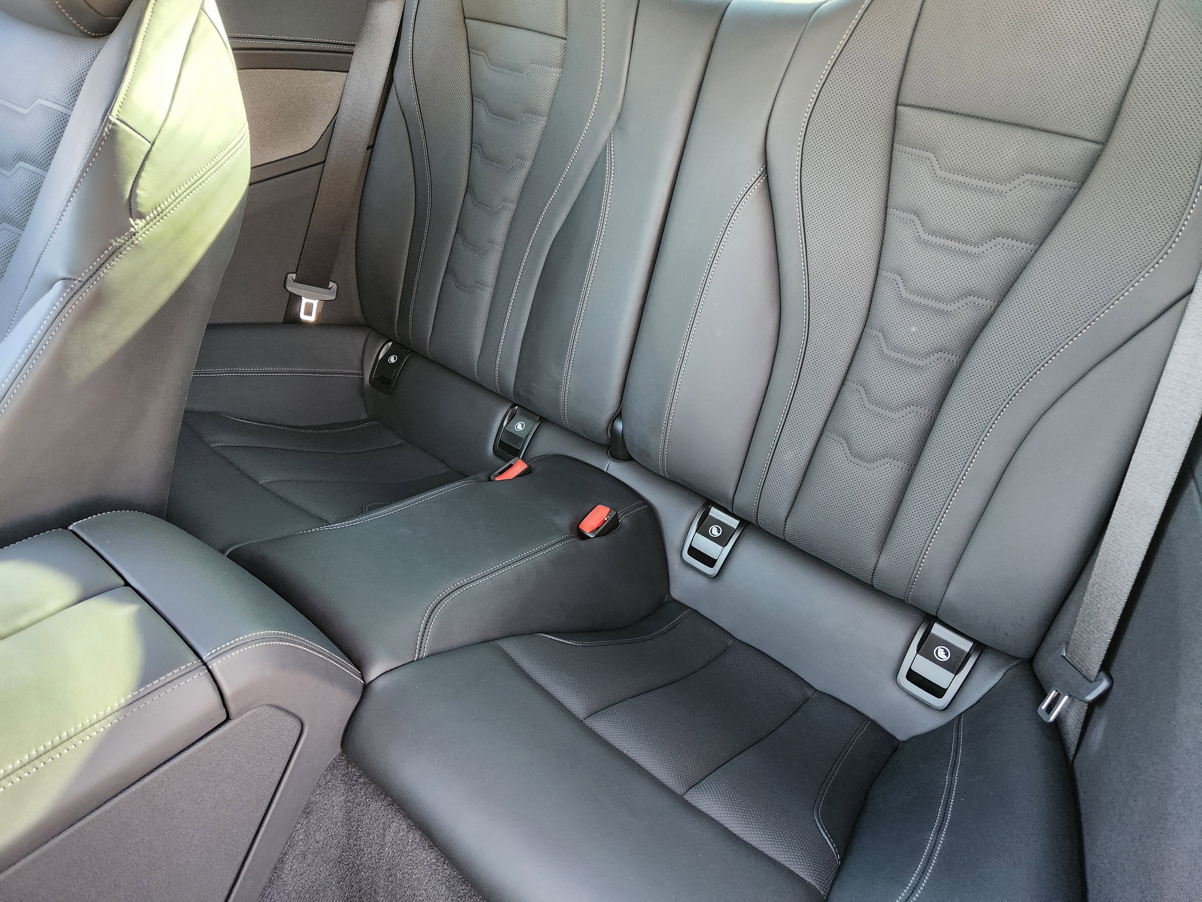 Used 2024 BMW M850i xDrive image 32