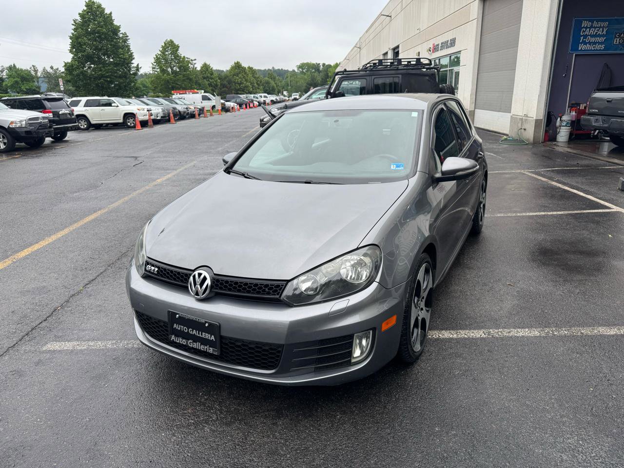 Used 2011 Volkswagen Golf 4-Door FWD image 27