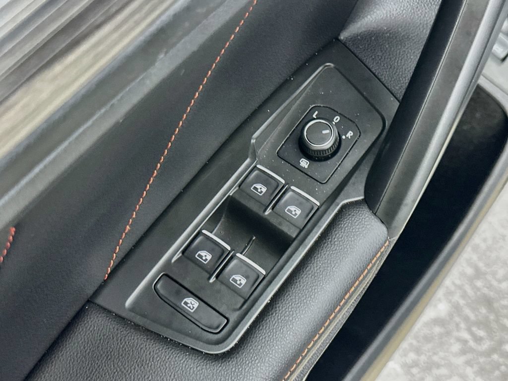 Used 2024 Volkswagen Tiguan SE FWD image 20