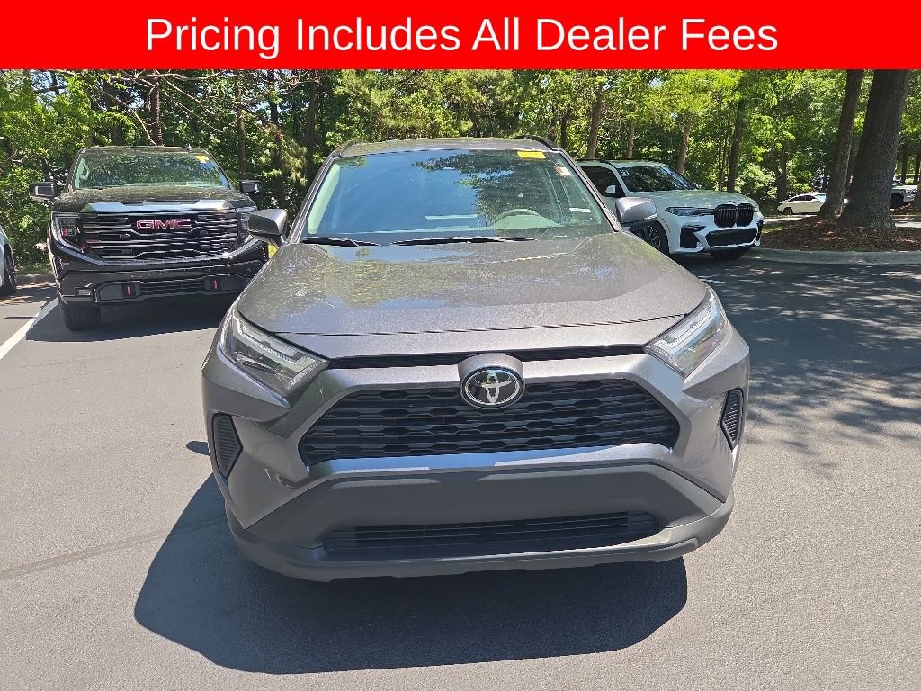 Used 2025 Toyota RAV4 LE AWD/4WD image 13