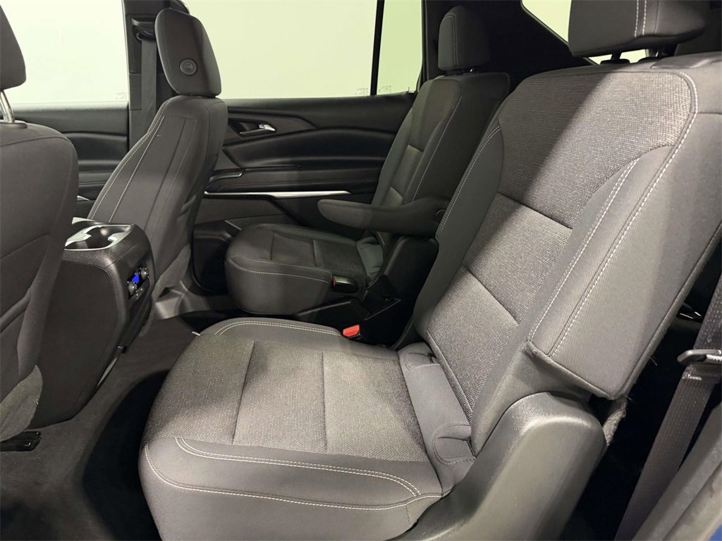 Used 2025 Chevrolet Traverse LT image 14