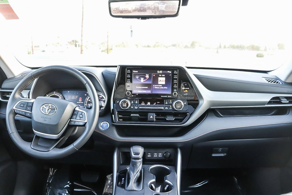 Used 2022 Toyota Highlander Bronze Edition AWD/4WD image 14