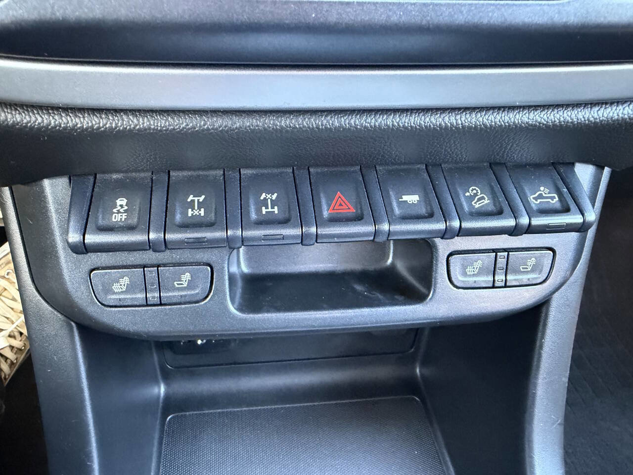 Used 2019 Chevrolet Colorado ZR2 w/ Colorado ZR2 Bison Edition image 21