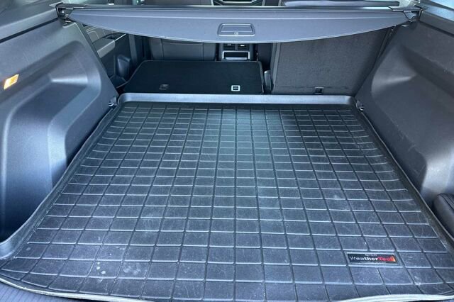 Certified 2023 Volkswagen Atlas Cross Sport SE w/ Black Wheel Package image 15