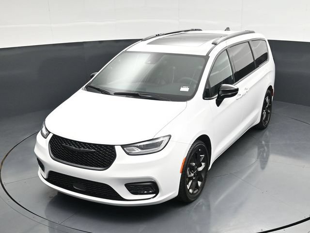 Used 2025 Chrysler Pacifica Limited FWD image 54