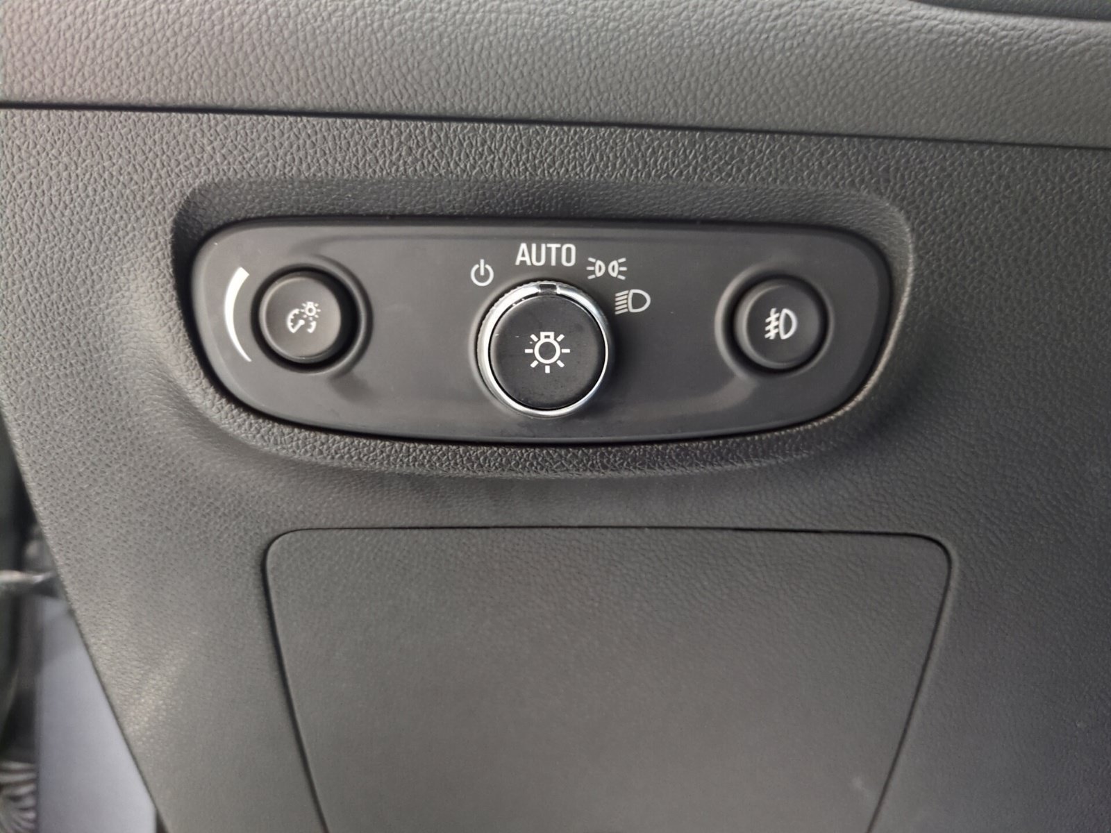 Used 2022 Buick Encore GX Preferred w/ Cold Weather Comfort Package AWD/4WD image 18
