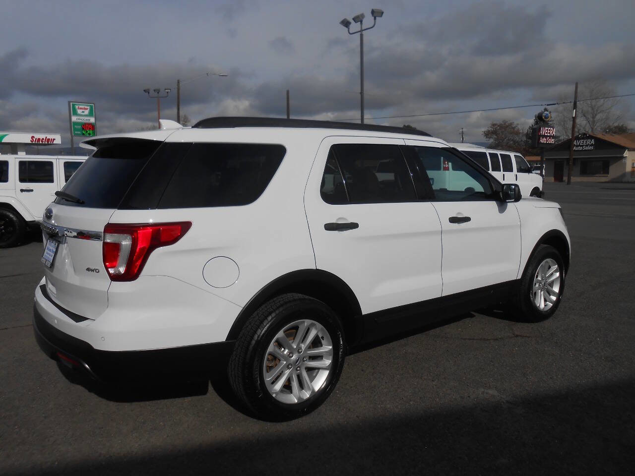 Used 2017 Ford Explorer 4WD image 9