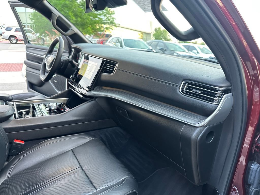 Used 2023 Jeep Wagoneer L Series II RWD image 26