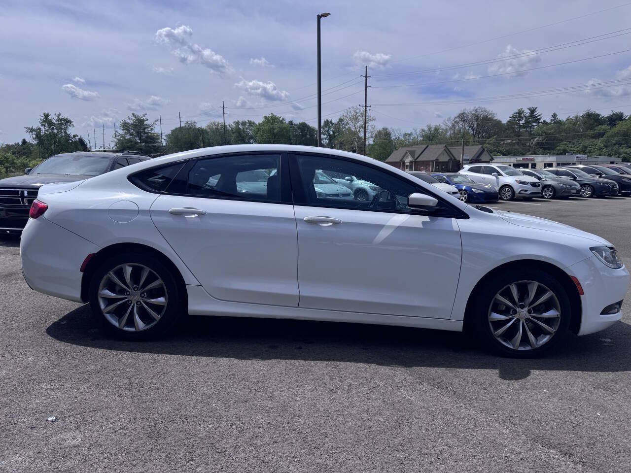 Used 2016 Chrysler 200 S w/ Comfort Group FWD image 4