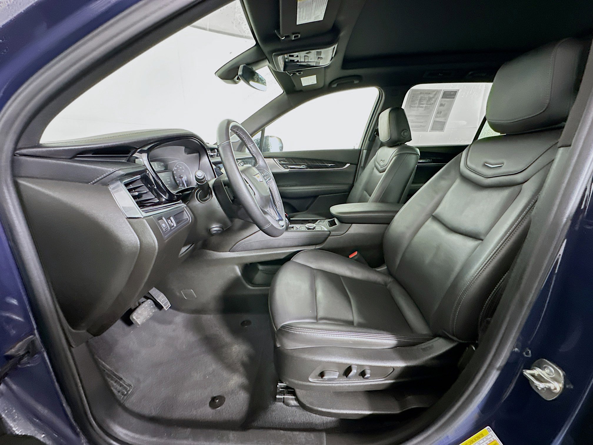 Used 2025 Cadillac XT6 Premium Luxury image 13