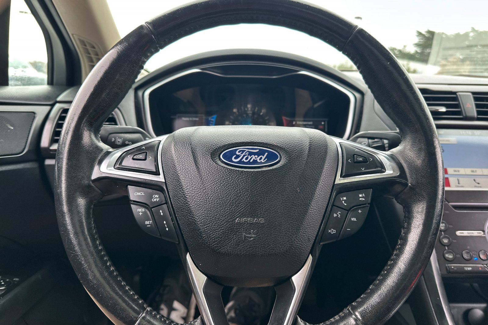 Used 2019 Ford Fusion Energi Titanium FWD image 21