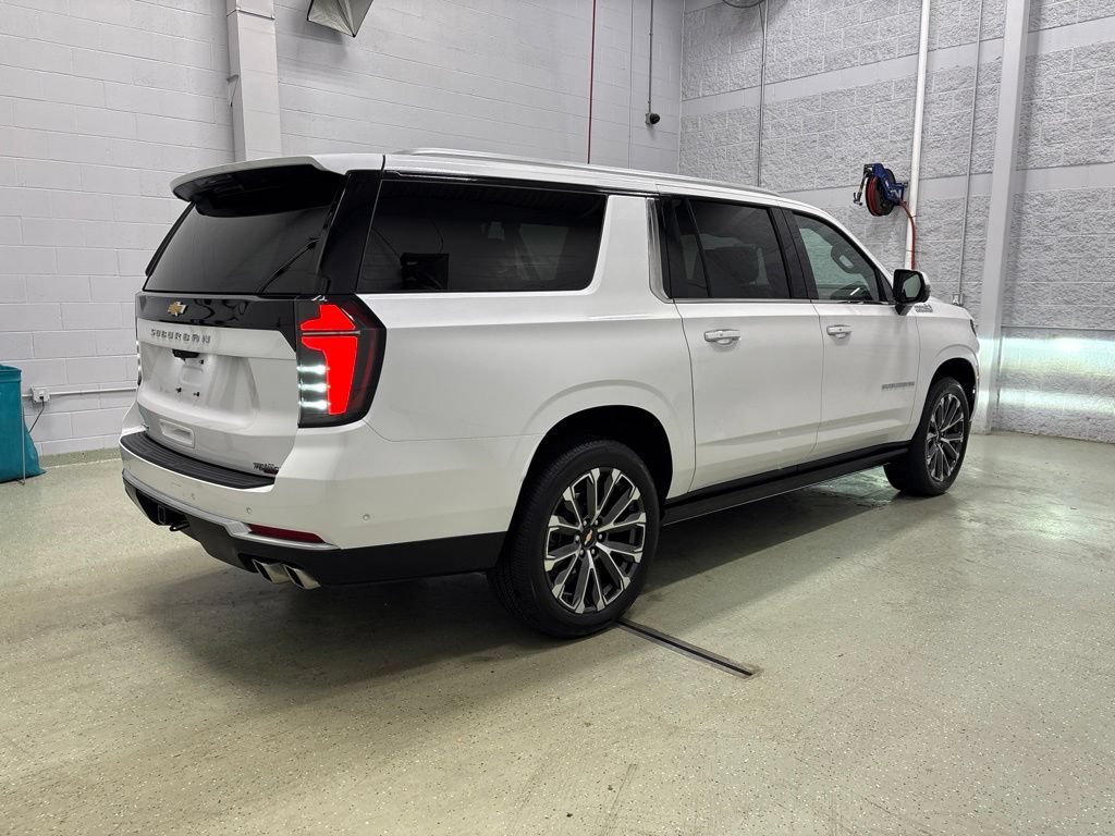 Used 2025 Chevrolet Suburban High Country AWD/4WD image 4