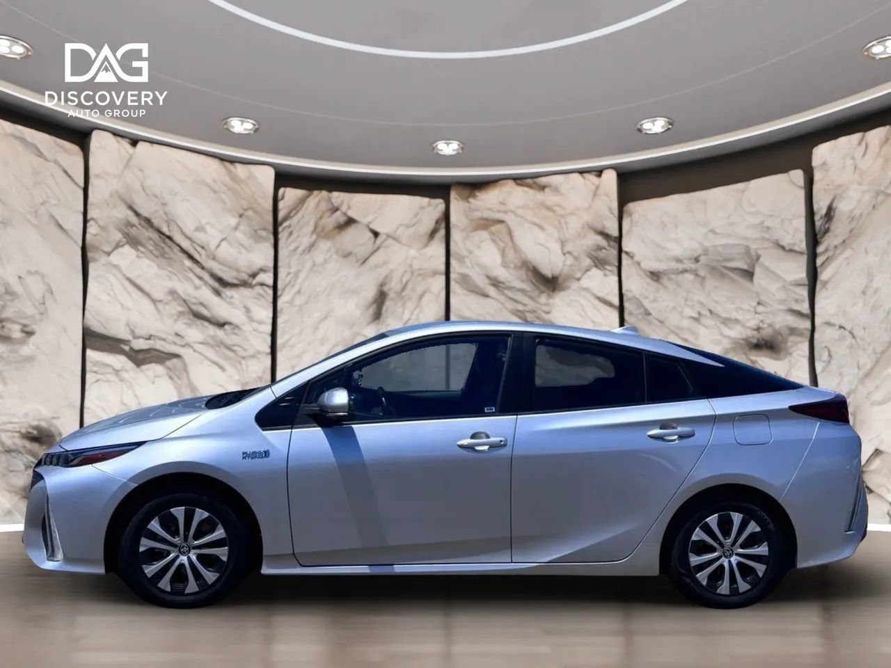 Used 2021 Toyota Prius Prime XLE w/ Carpet Mat Package (TMS) FWD image 2