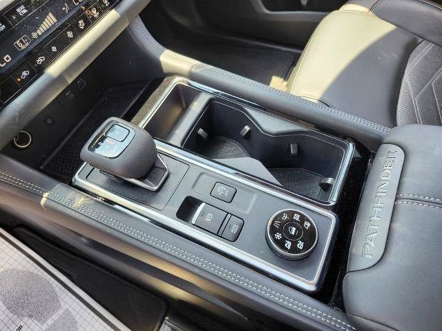 Certified 2025 Nissan Pathfinder Platinum AWD/4WD image 29