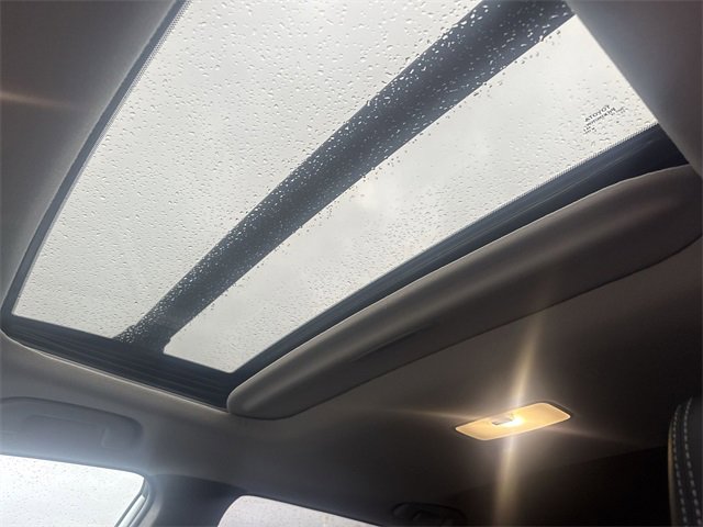 Used 2022 Toyota Corolla Cross XLE image 18