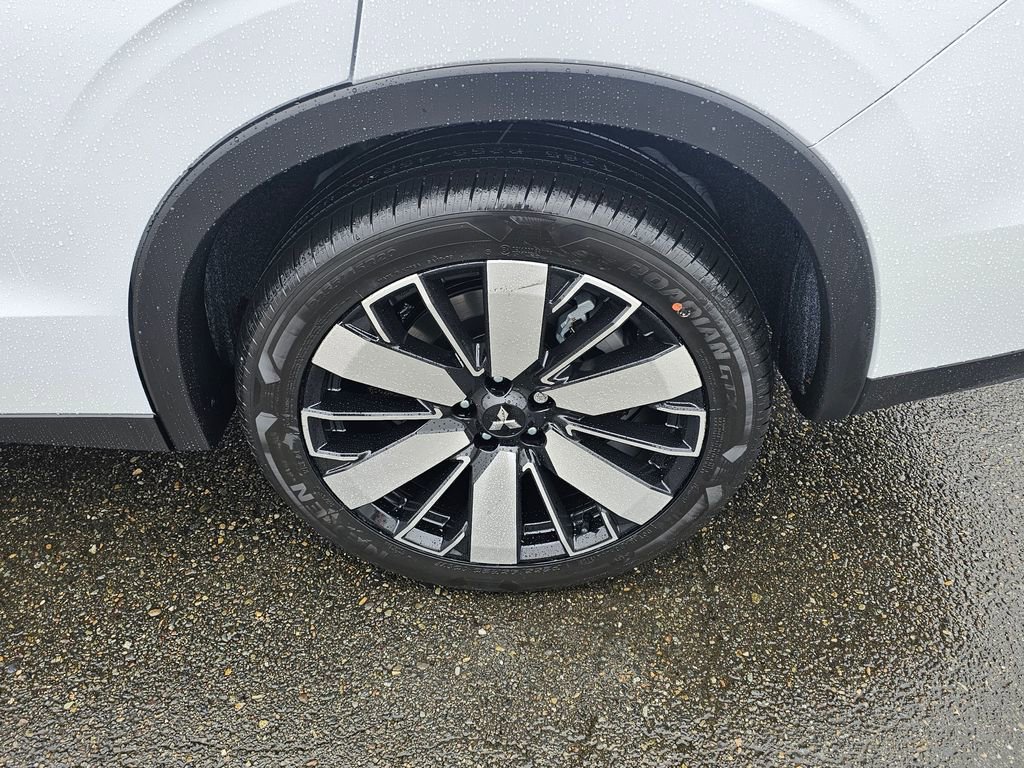 New 2026 Mitsubishi Outlander SE image 9