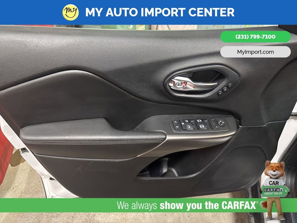 Used 2019 Jeep Cherokee Limited w/ Trailer Tow Group image 10