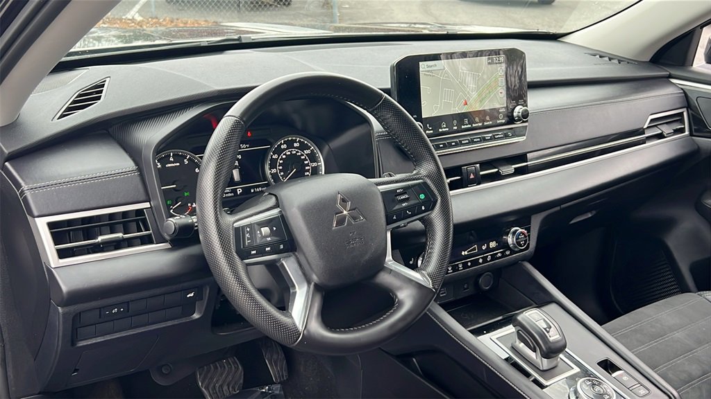 Used 2024 Mitsubishi Outlander SE image 21