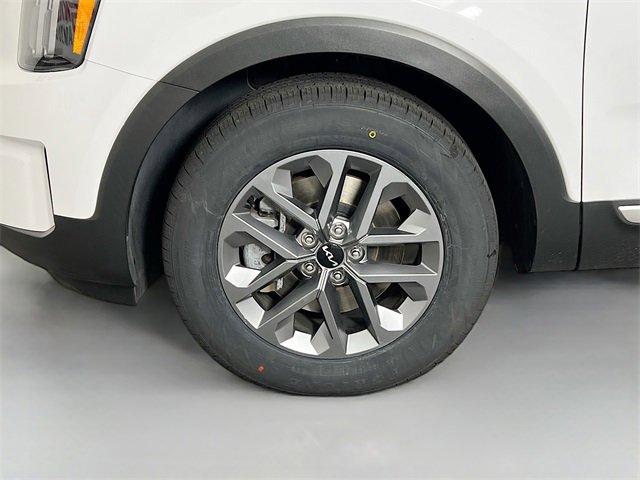 Used 2024 Kia Telluride LX image 10
