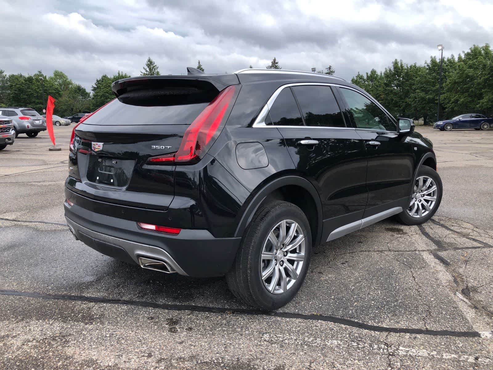 Certified 2023 Cadillac XT4 Premium Luxury w/ Cold Weather Package AWD/4WD image 3