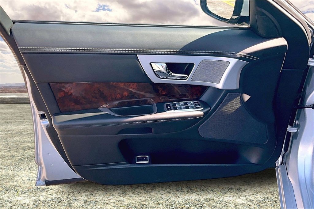 Used 2012 Jaguar XF Portfolio image 19