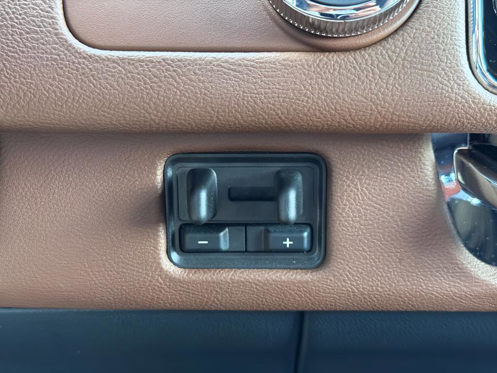 Used 2024 Lincoln Navigator Reserve image 21