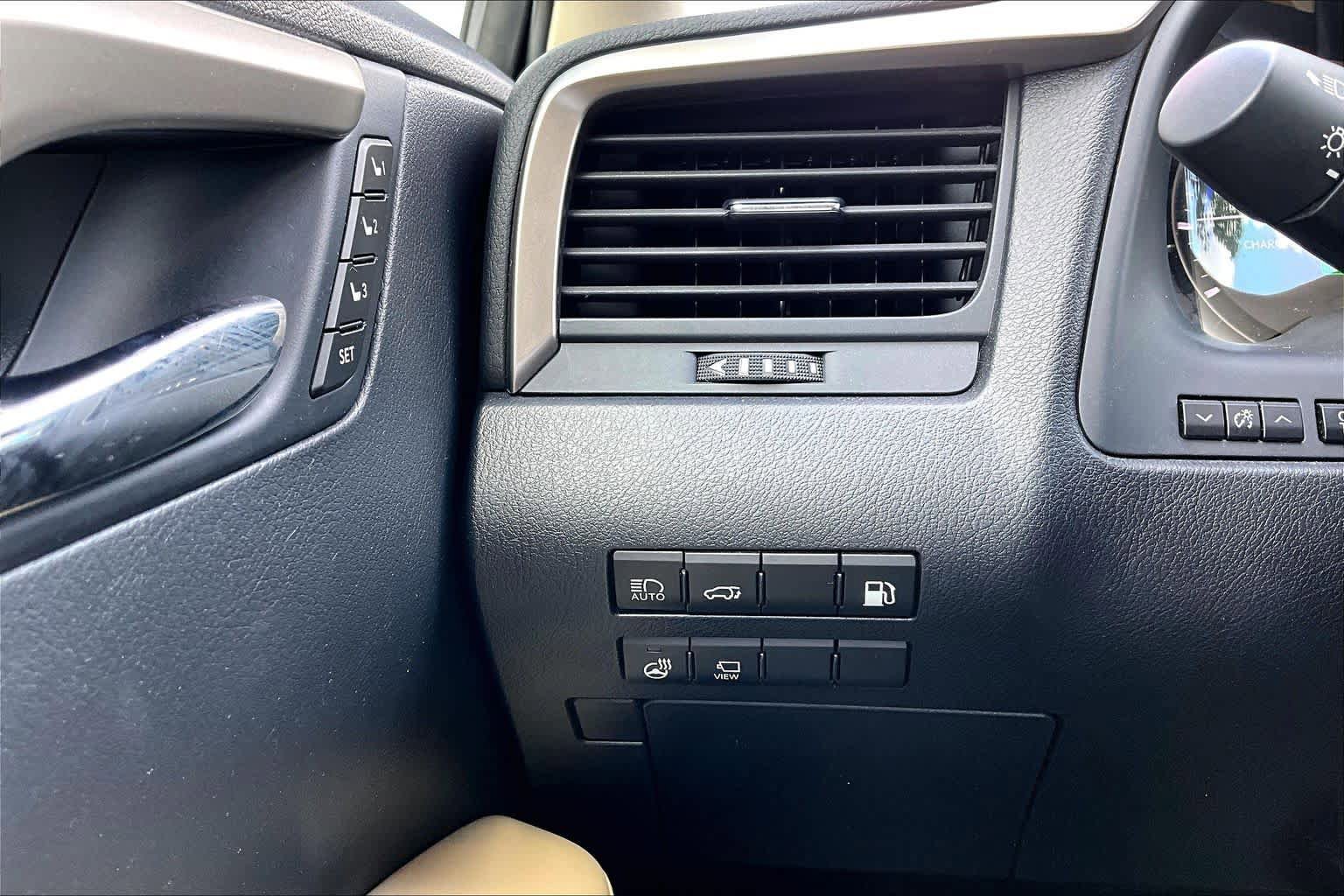 Used 2022 Lexus RX 450hL AWD w/ Premium Package image 36