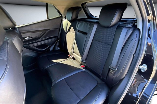 Used 2022 Buick Encore Preferred w/ Safety Package image 21