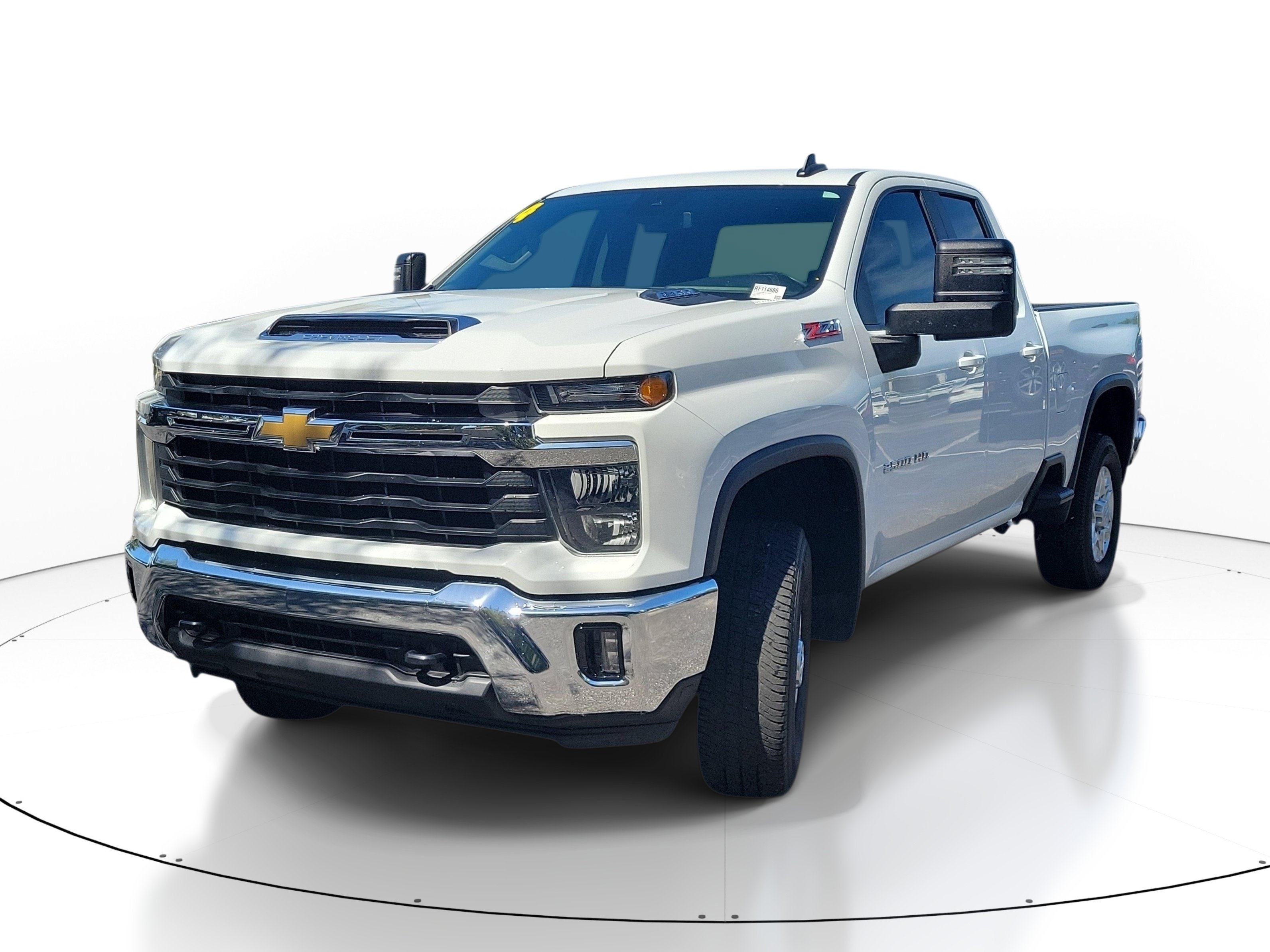 Used 2024 Chevrolet Silverado 2500 LT AWD/4WD image 3
