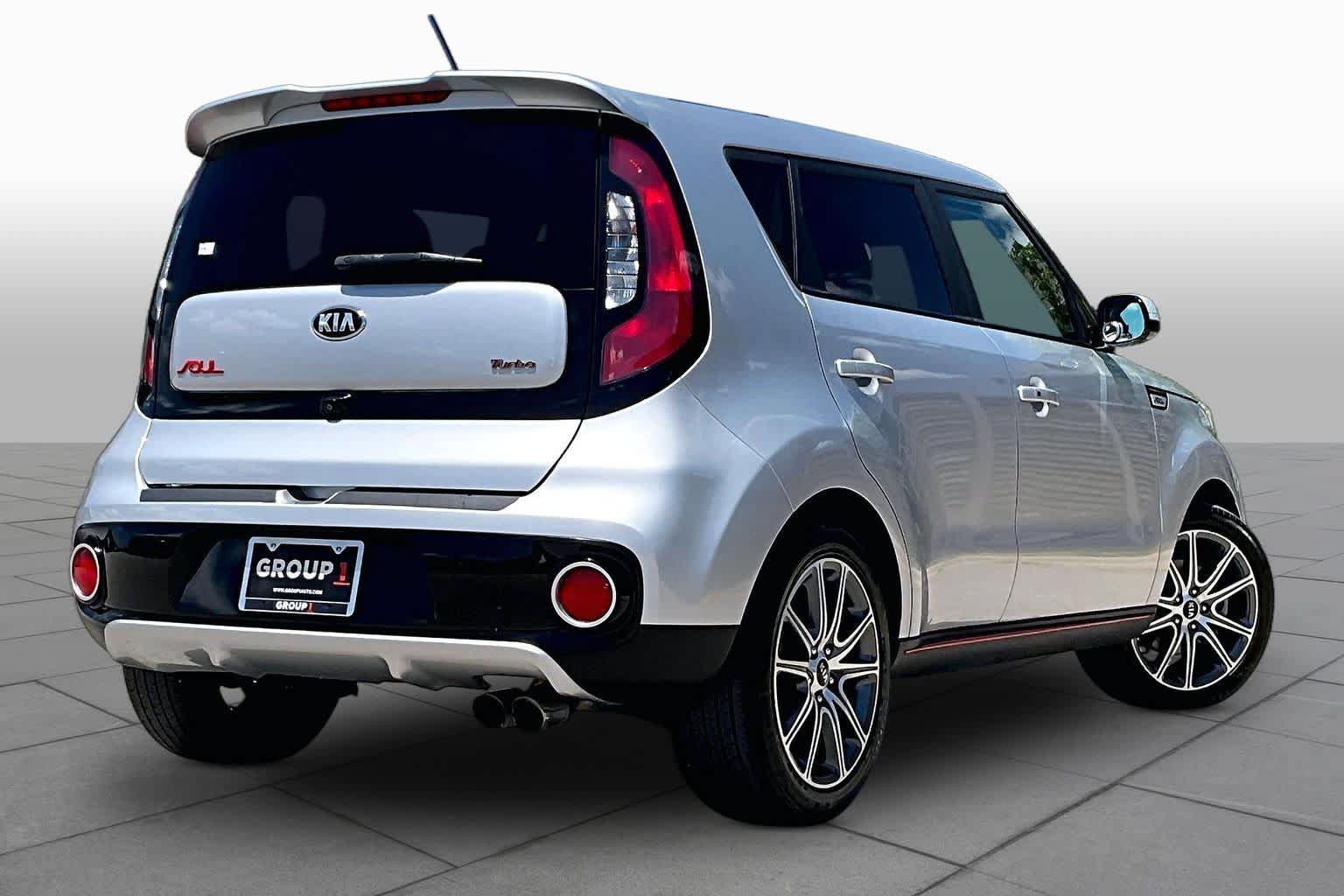Used 2019 Kia Soul ! FWD image 13