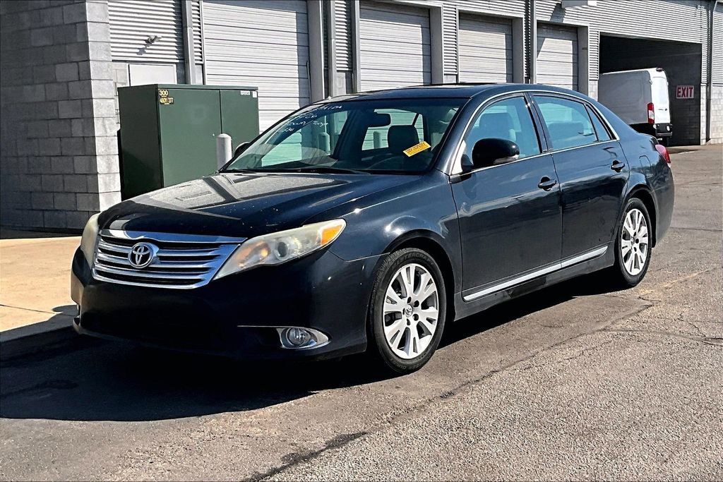 Used 2011 Toyota Avalon image 2