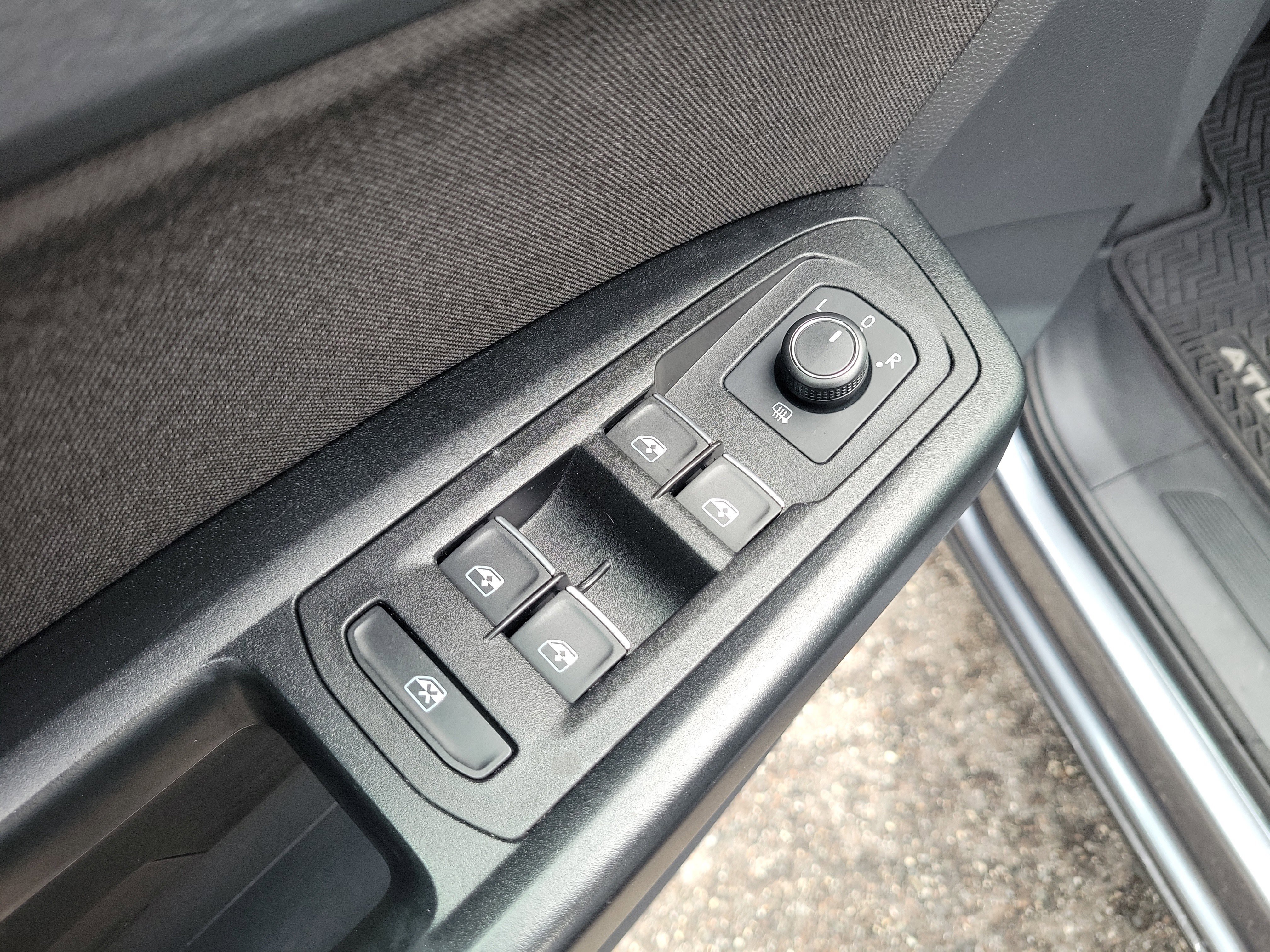 Used 2019 Volkswagen Atlas S FWD image 19