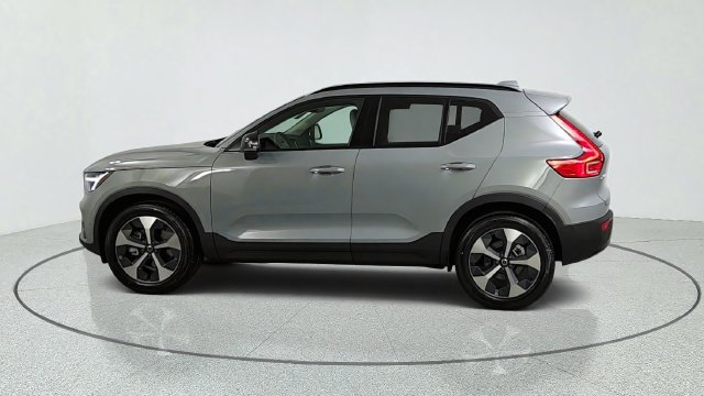 New 2026 Volvo XC40 B5 Plus w/ Protection Package Premier AWD/4WD image 4