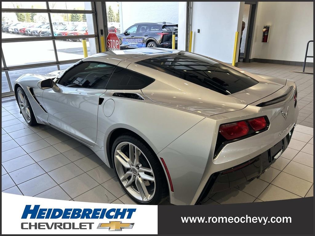 Used 2018 Chevrolet Corvette Stingray Coupe w/ 1LT RWD image 5
