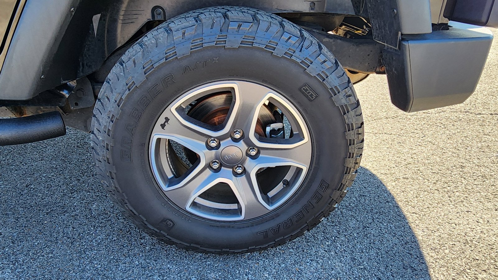 Used 2015 Jeep Wrangler Unlimited Sport AWD/4WD image 23