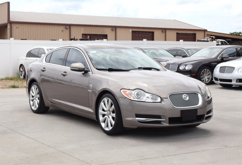 Used 2011 Jaguar XF Premium RWD image 9