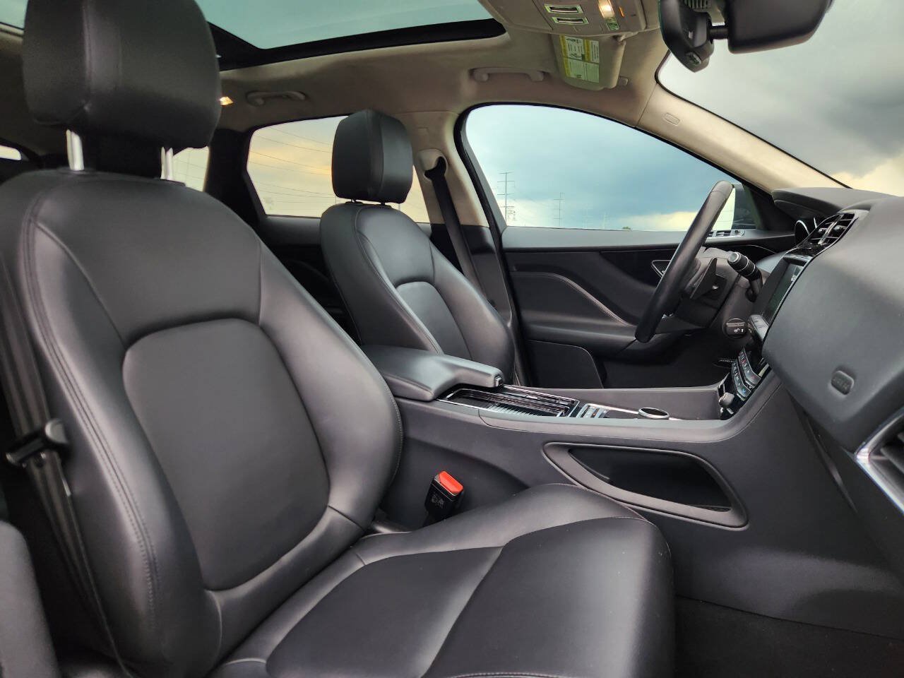 Used 2020 Jaguar F-PACE Premium AWD/4WD image 9