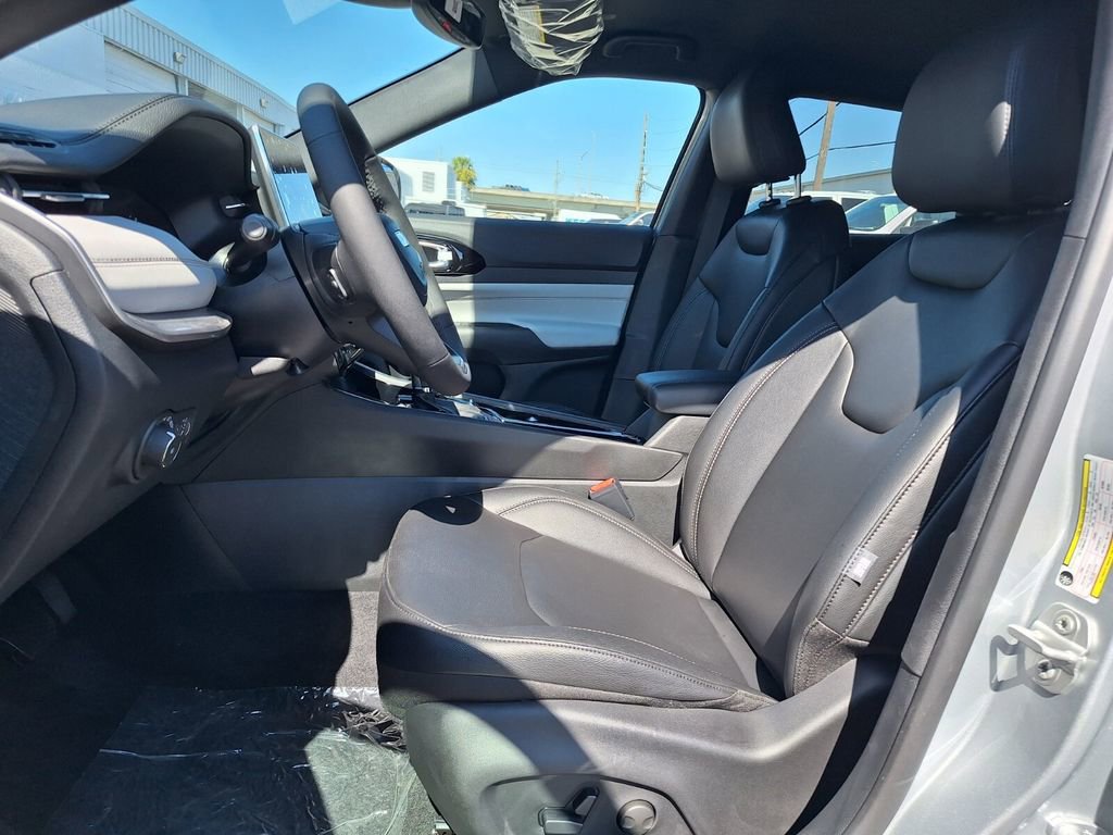 New 2026 Jeep Compass Limited image 12