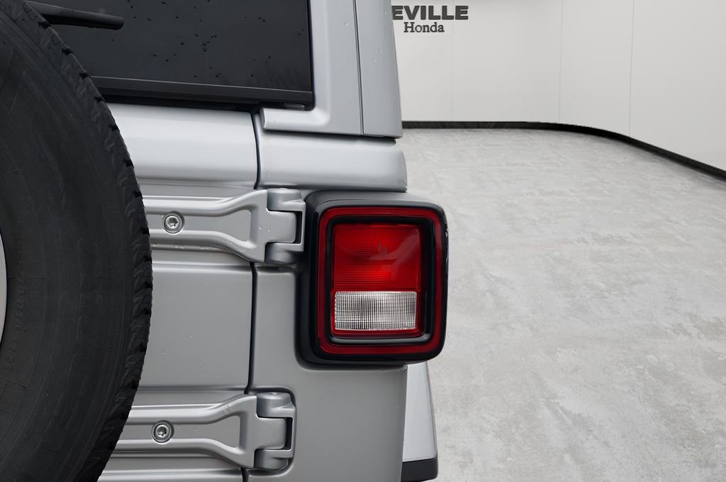 Used 2023 Jeep Wrangler Sahara image 6