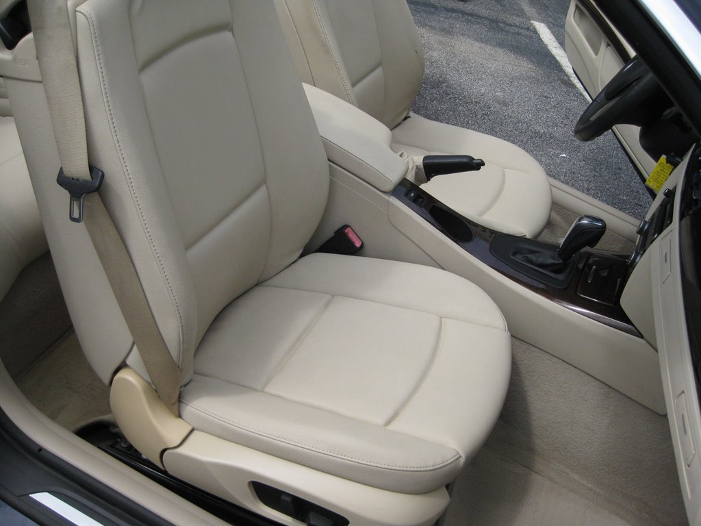 Used 2009 BMW 328i Convertible RWD image 24
