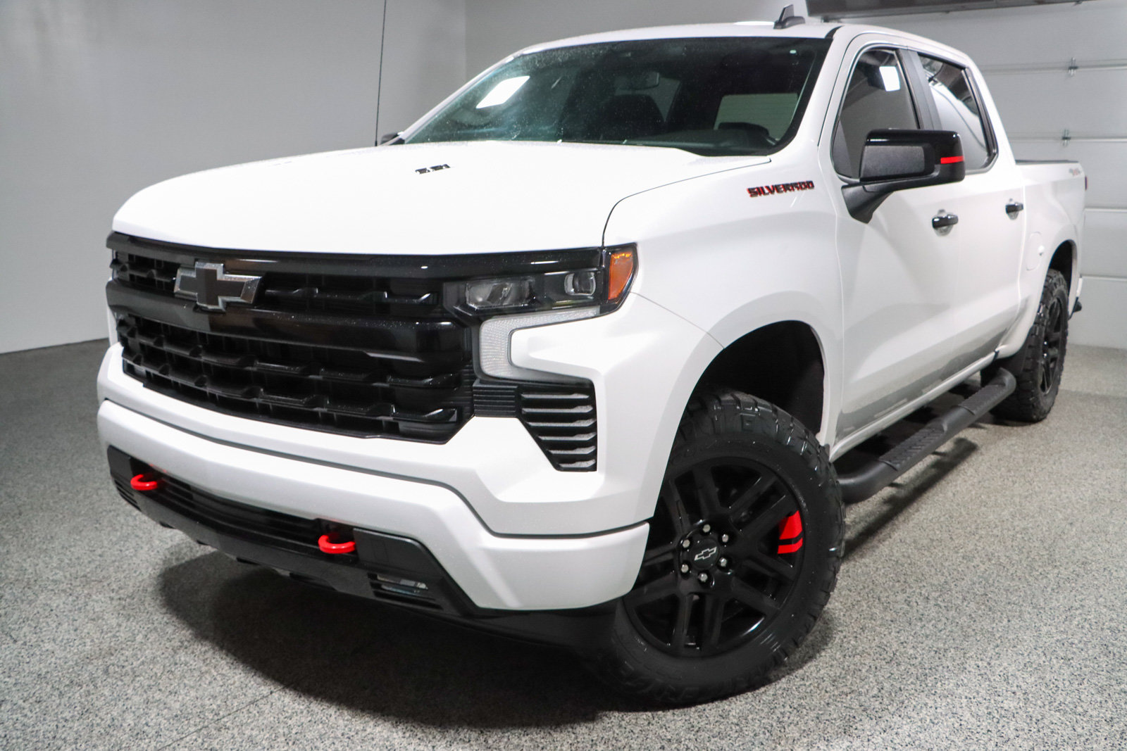 Used 2023 Chevrolet Silverado 1500 RST w/ Redline Edition AWD/4WD image 35