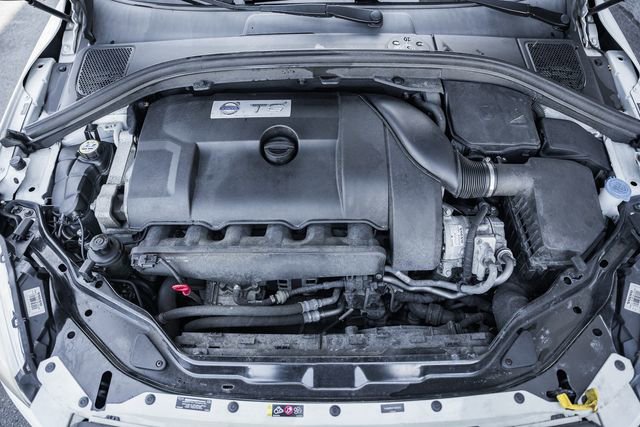 Used 2015 Volvo XC60 T6 w/ Proximity Package image 24