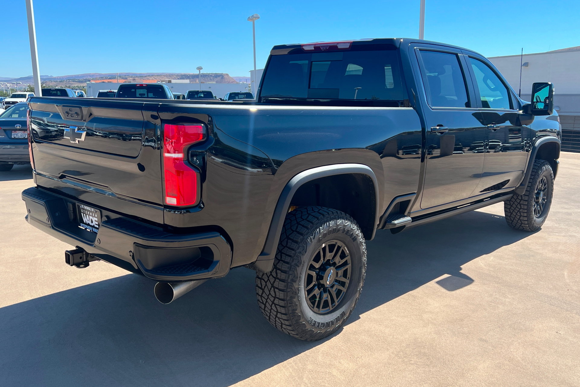 New 2026 Chevrolet Silverado 2500 ZR2 w/ LPO, Dark Essentials Package AWD/4WD image 6