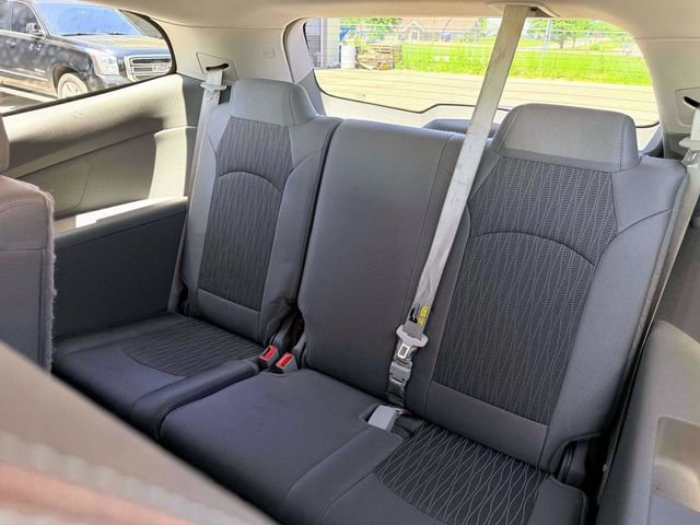Used 2017 Chevrolet Traverse LS FWD image 11