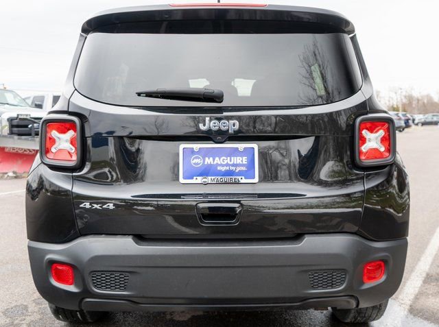 Used 2023 Jeep Renegade Latitude w/ Premium Group image 7