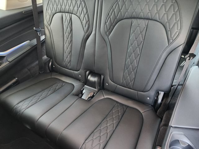 Used 2026 BMW X7 xDrive40i AWD/4WD image 29
