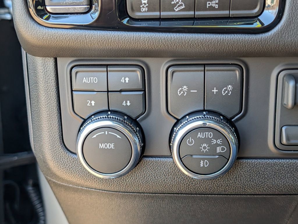 New 2026 GMC Yukon XL Elevation image 40