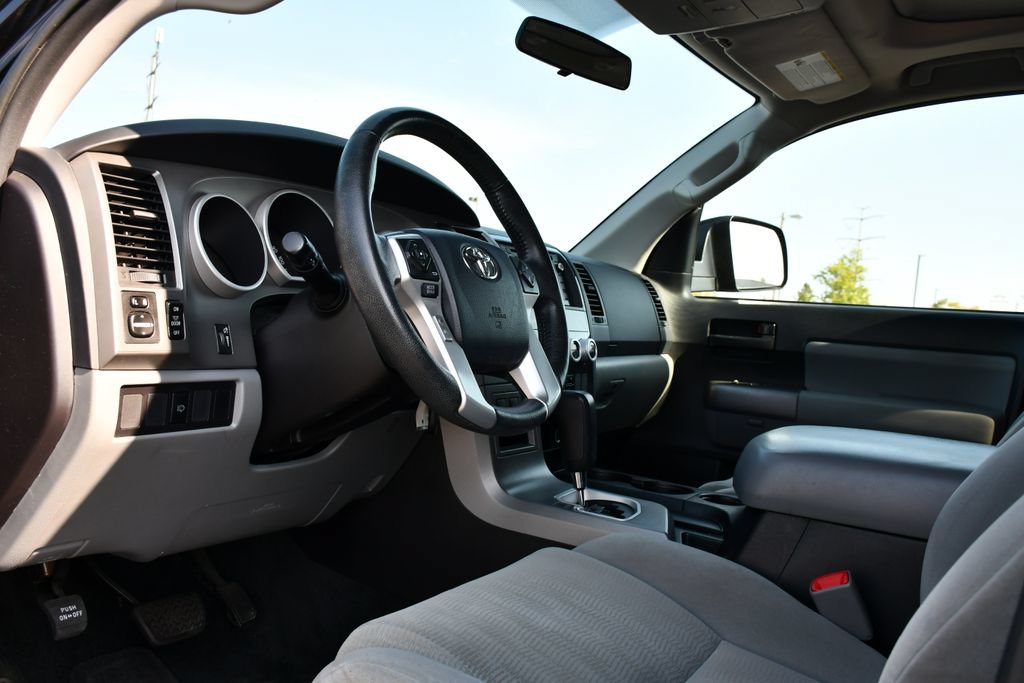 Used 2016 Toyota Sequoia SR5 AWD/4WD image 16